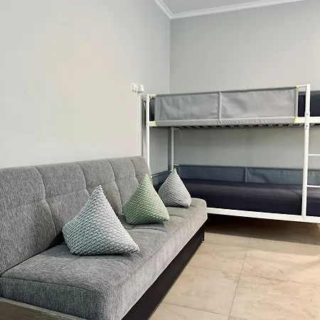 Neuwertiges Mit Schnellem Wlan, Glasfaser, Kostenlose Privatparkplatz Auch Fuer Transporter Geeignet R24 Apartman *