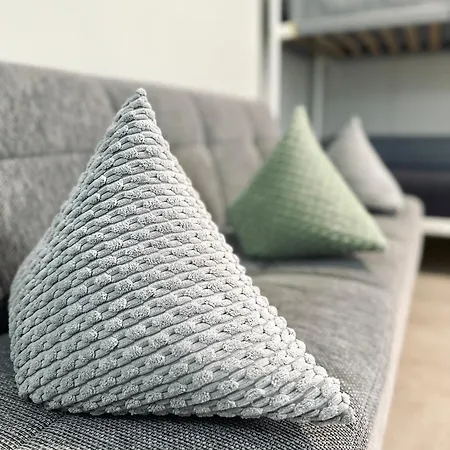 Neuwertiges Mit Schnellem Wlan, Glasfaser, Kostenlose Privatparkplatz Auch Fuer Transporter Geeignet R24 Apartman *