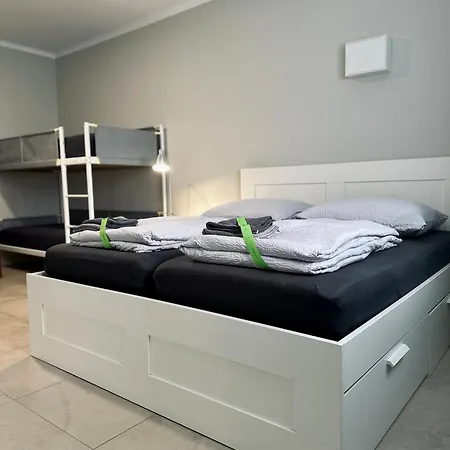 Apartman Neuwertiges Mit Schnellem Wlan, Glasfaser, Kostenlose Privatparkplatz Auch Fuer Transporter Geeignet R24 *