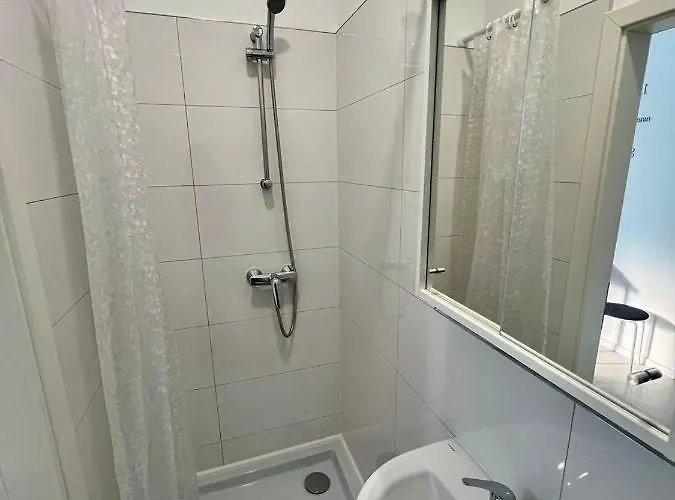 Neuwertiges Mit Schnellem Wlan, Glasfaser, Kostenlose Privatparkplatz Auch Fuer Transporter Geeignet R24 * Freiberg am Neckar