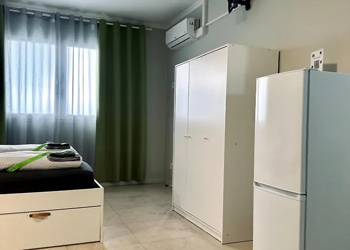 Neuwertiges Mit Schnellem Wlan, Glasfaser, Kostenlose Privatparkplatz Auch Fuer Transporter Geeignet R24 Appartamento